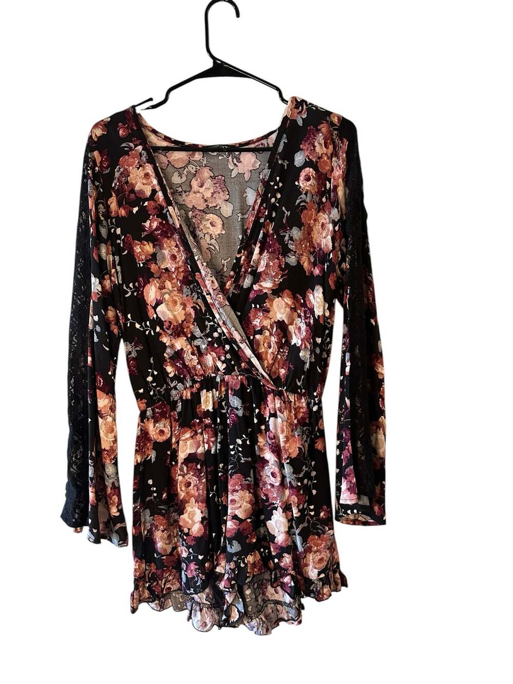 Papermoon Womens Black Floral Lace Bell Sleeve Surplice V Neck Romper Sz M